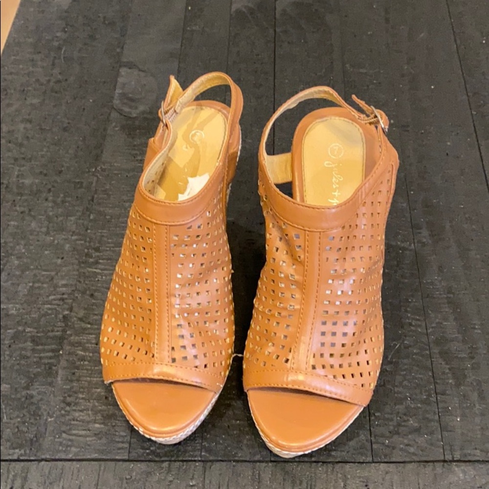 🌼Jules and James🌼 brown lattice bootie wedge